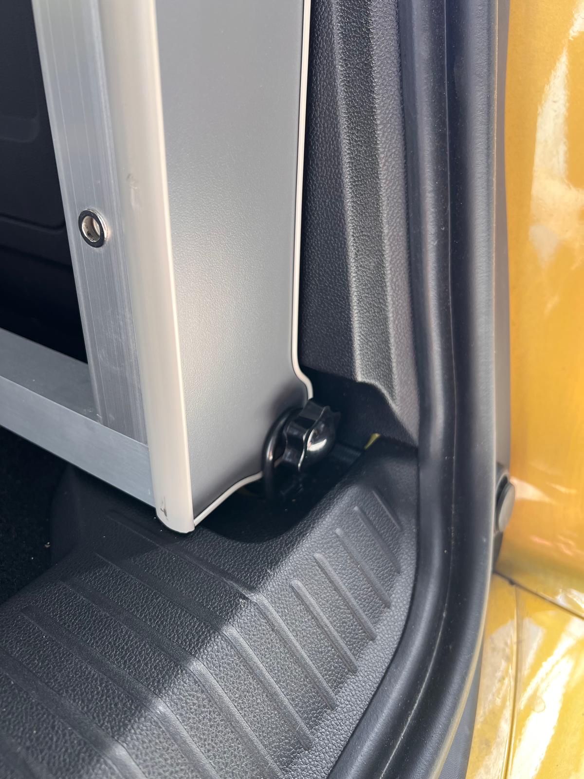 MÓDULO BÁSICO (colchones y mesa abatible incluidos) NISSAN TOWNSTAR «M» desde 2021 17 MÓDULO BÁSICO (colchones y mesa abatible incluidos) NISSAN TOWNSTAR «M» desde 2021 - Imagen 9